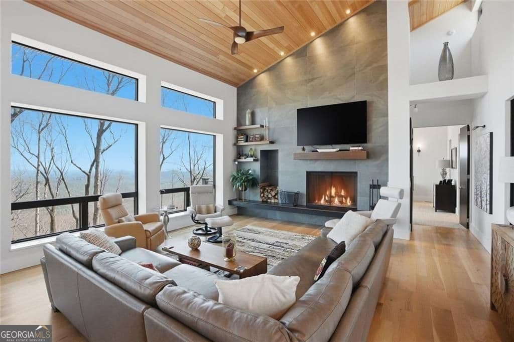 4 bedroom, 3.5 bathroom, 3,650 sq ft single family residence for sale at 7207 Ridgeview Drive, Jasper, GA 30143 — photo 5
