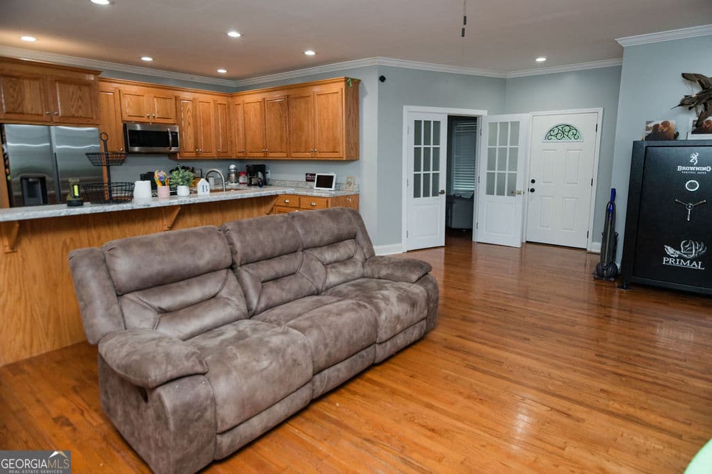 3 bedroom, 2 bathroom, 1,704 sq ft single family residence under contract at 28 Oak Ridge Drive, Butler, GA 31006 — photo 6