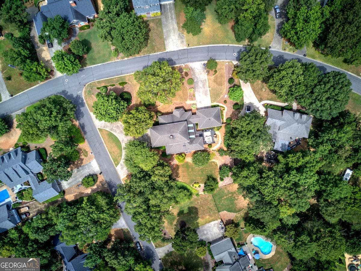 3 bedroom, 2.5 bathroom, 3,580 sq ft single family residence for sale at 11 Forest Hill Drive, Cartersville, GA 30120 — photo 3