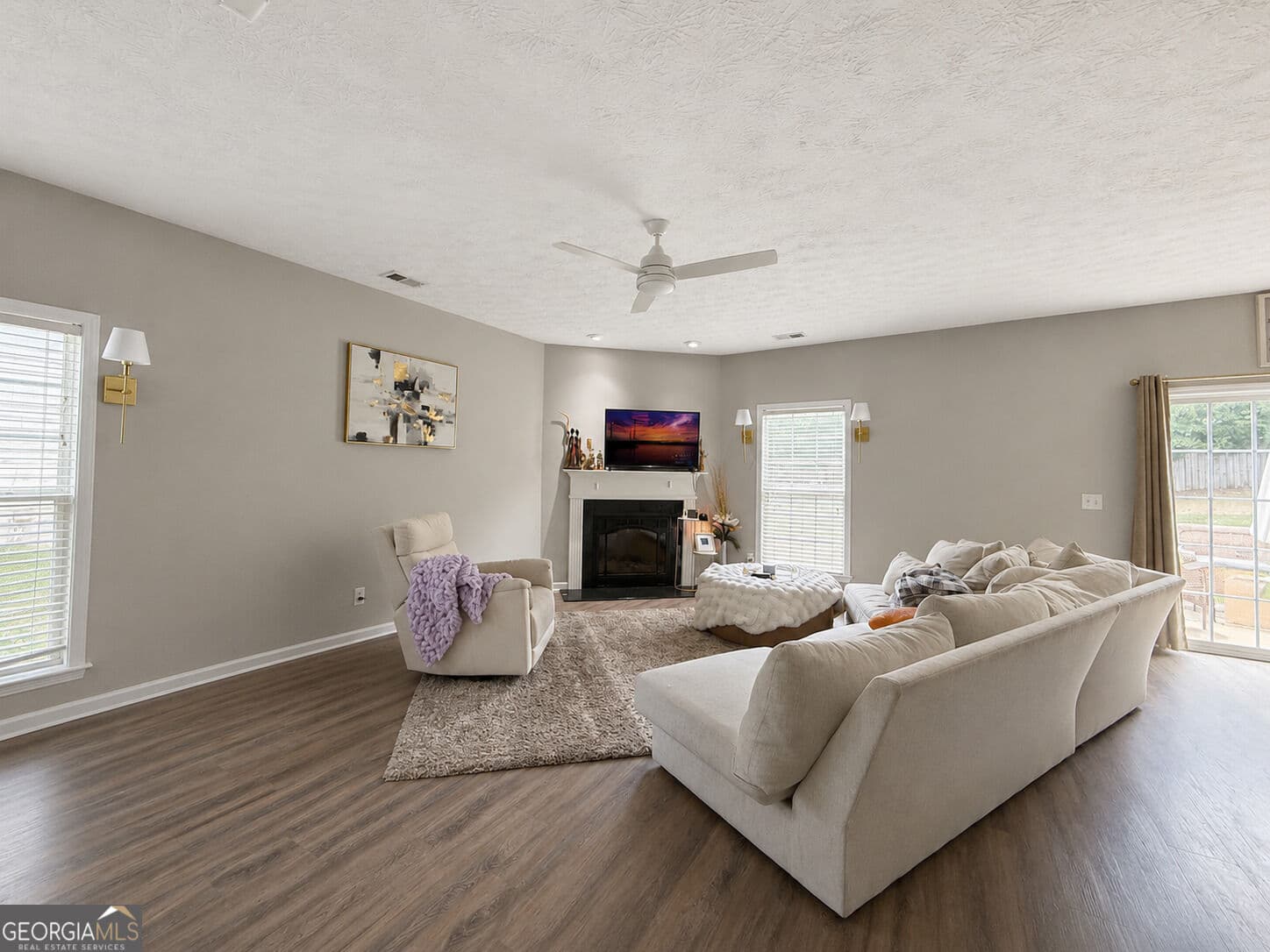 3 bedroom, 2.5 bathroom, 1,972 sq ft single family residence under contract at 5764 Olivia Lane, Columbus, GA 31907 — photo 5