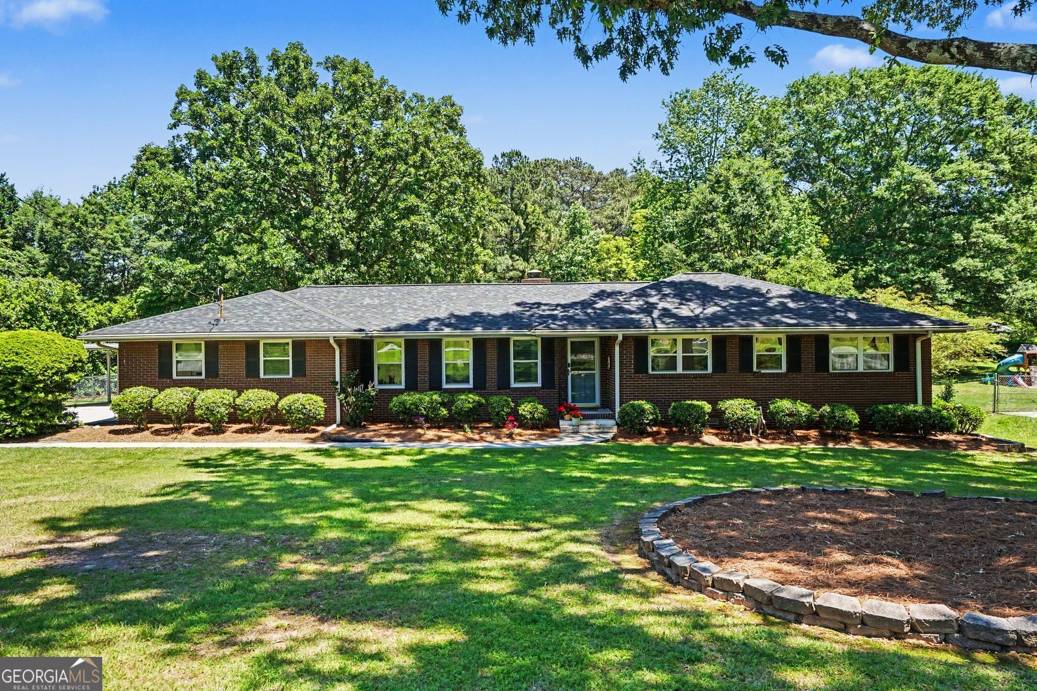 3 bedroom, 2 bathroom, 2,050 sq ft single family residence sold at 2122 Timber Lane, Snellville, GA 30078