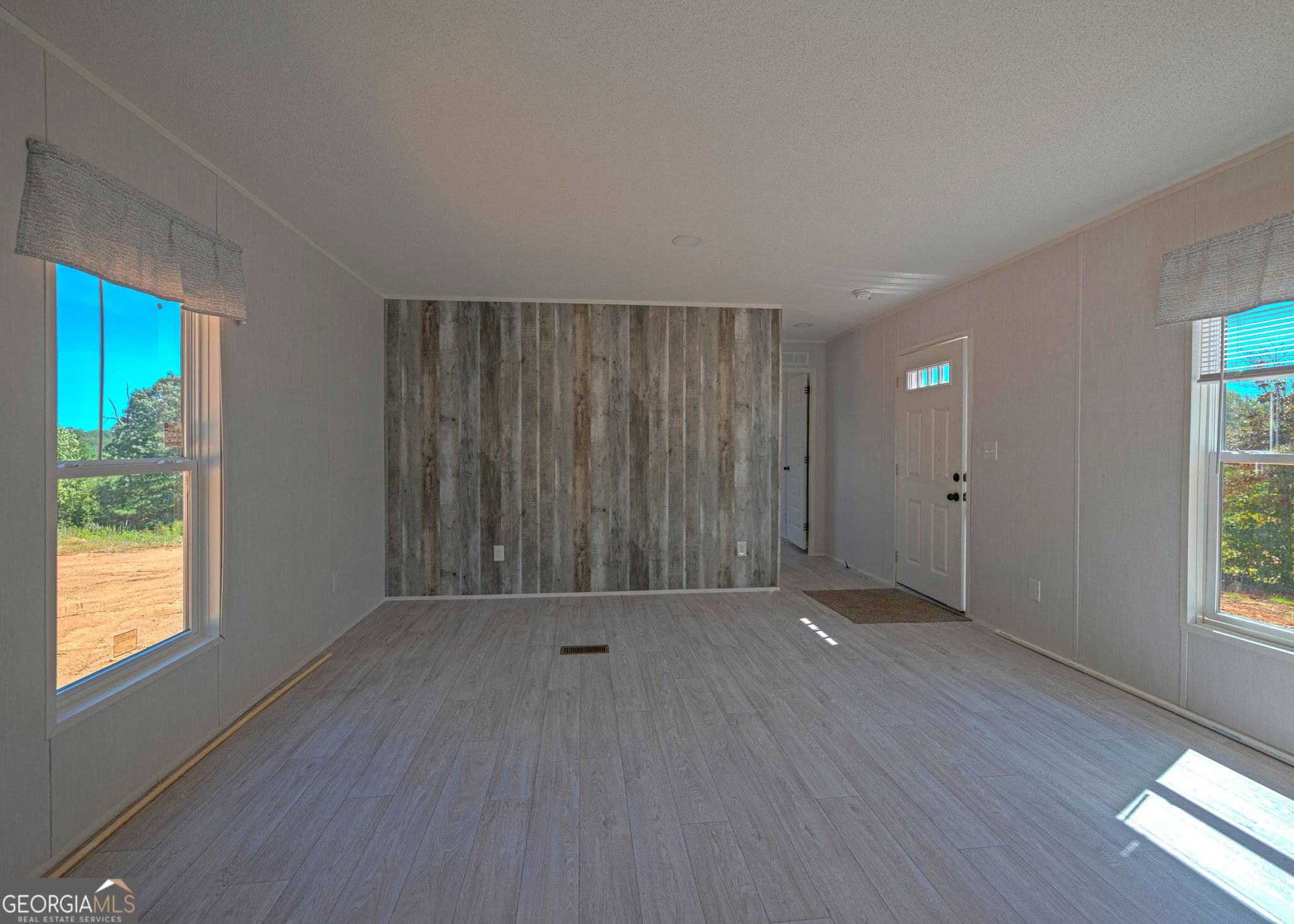 2 bedroom, 2 bathroom, 980 sq ft manufactured home,single family residence for sale at 6060 Gumlog Road, Martin, GA 30557 — photo 7