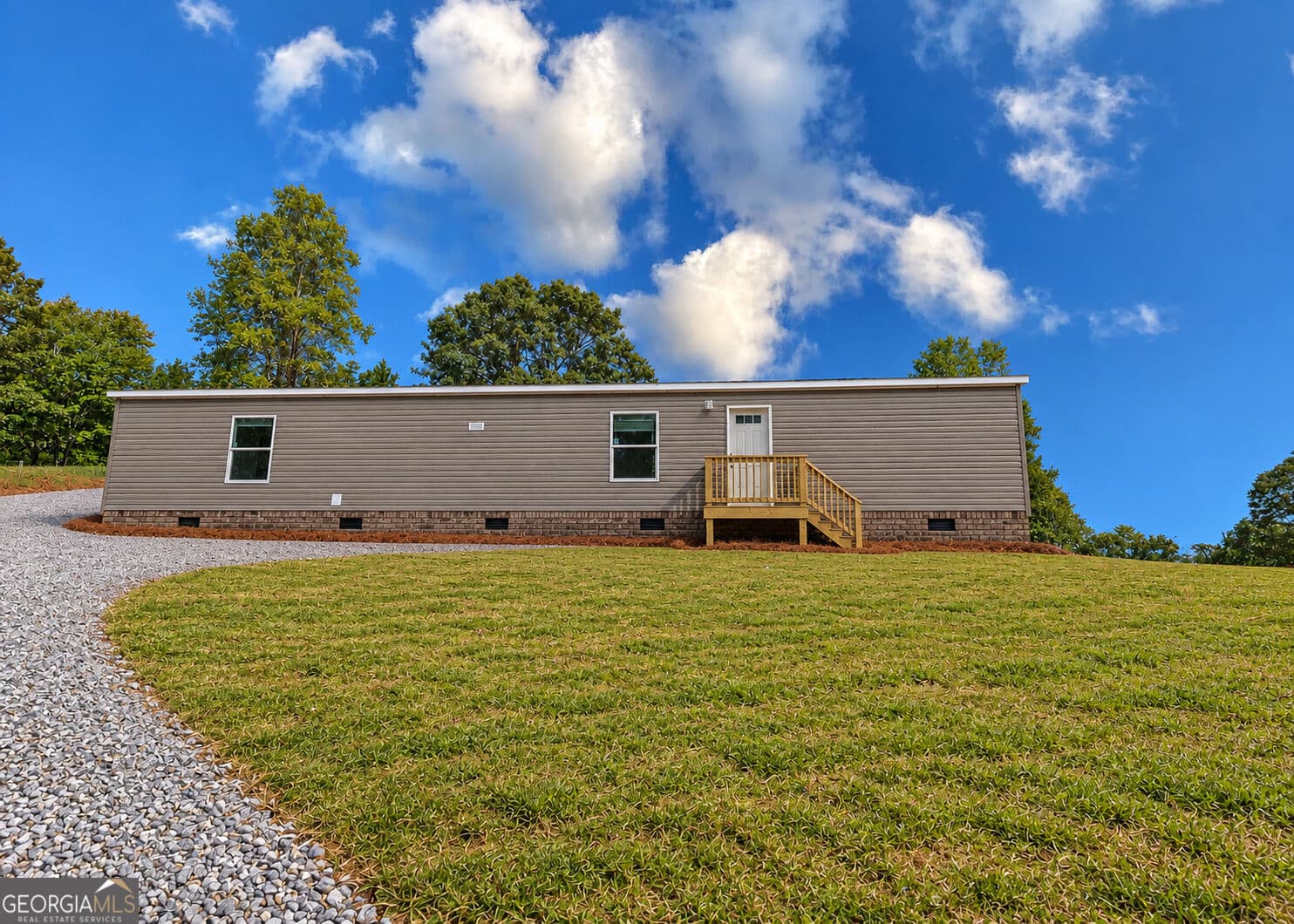 2 bedroom, 2 bathroom, 980 sq ft manufactured home,single family residence for sale at 6060 Gumlog Road, Martin, GA 30557 — photo 3
