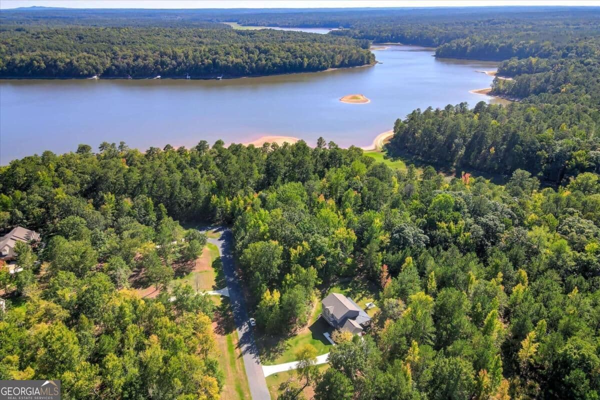 5 bedroom, 3 bathroom, 2,707 sq ft single family residence for sale at 1021 Pointe, Tignall, GA 30668 — photo 6