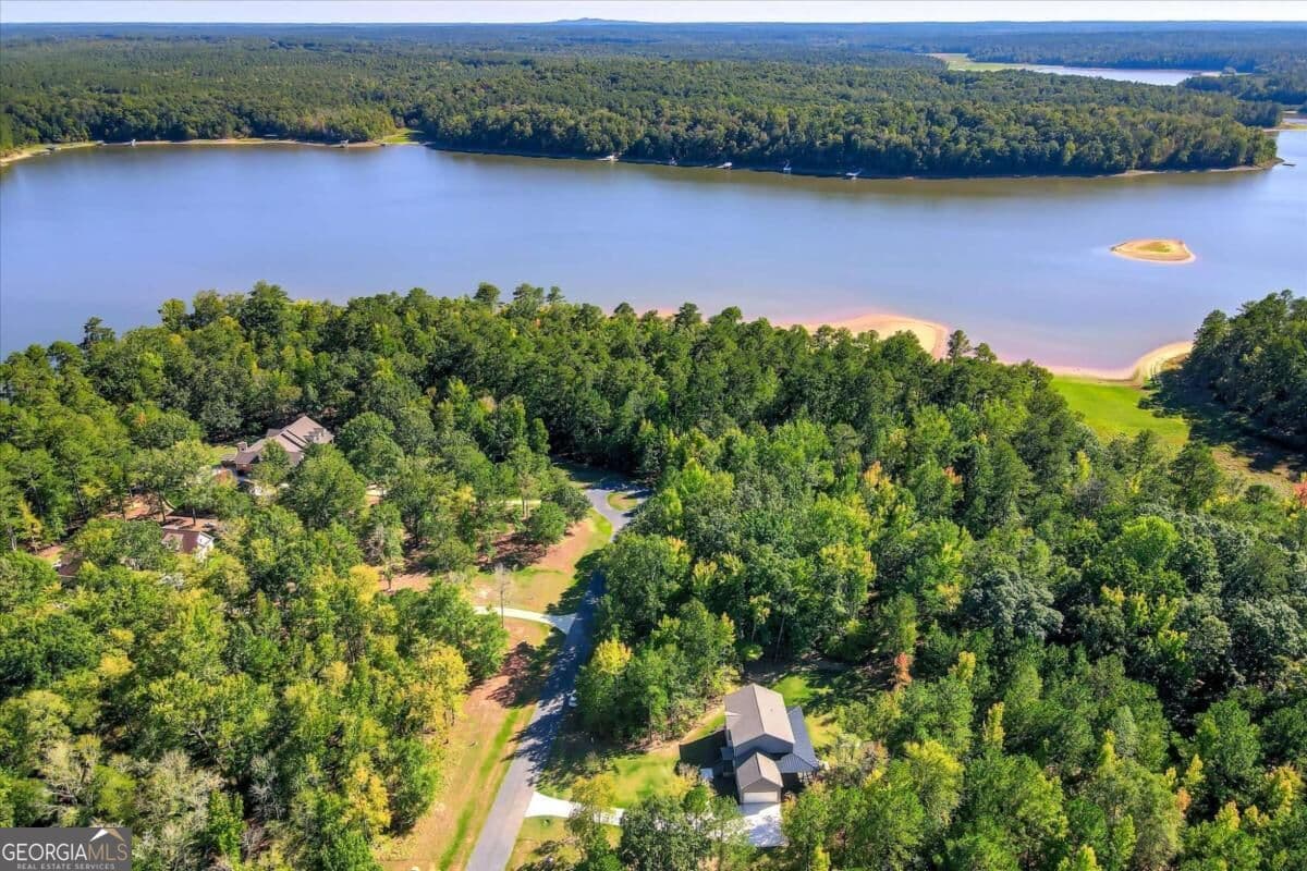 5 bedroom, 3 bathroom, 2,707 sq ft single family residence for sale at 1021 Pointe, Tignall, GA 30668 — photo 7