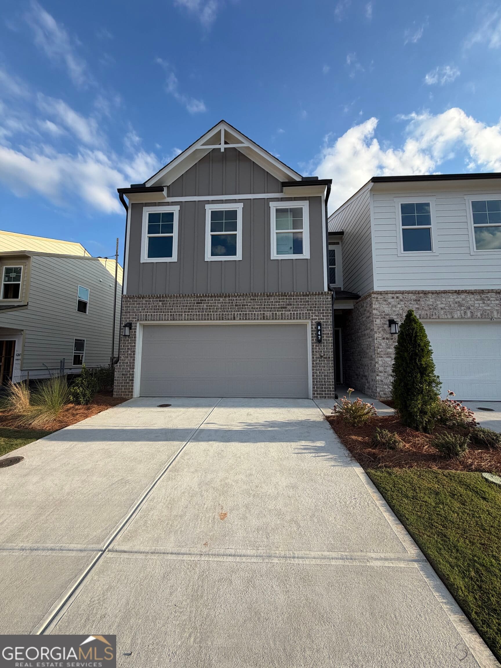 3 bedroom, 2.5 bathroom, 1,863 sq ft townhouse for rent at 842 Leraes Way, Loganville, GA 30052 for $2,395 a month — photo 1 of 6