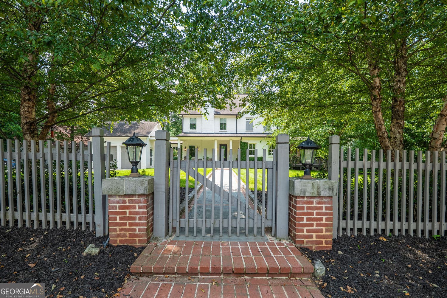 5 bedroom, 4.5 bathroom, 5,525 sq ft single family residence for sale at 3882 Wieuca Road, Atlanta, GA 30342 — photo 5