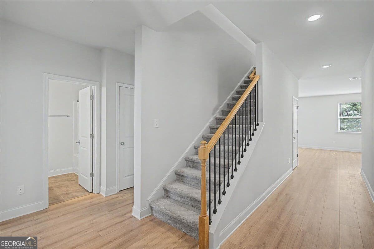 5 bedroom, 4 bathroom, 2,615 sq ft single family residence for rent at 61 Dew Drop Point, Dallas, GA 30157 for $2,350 a month — photo 4