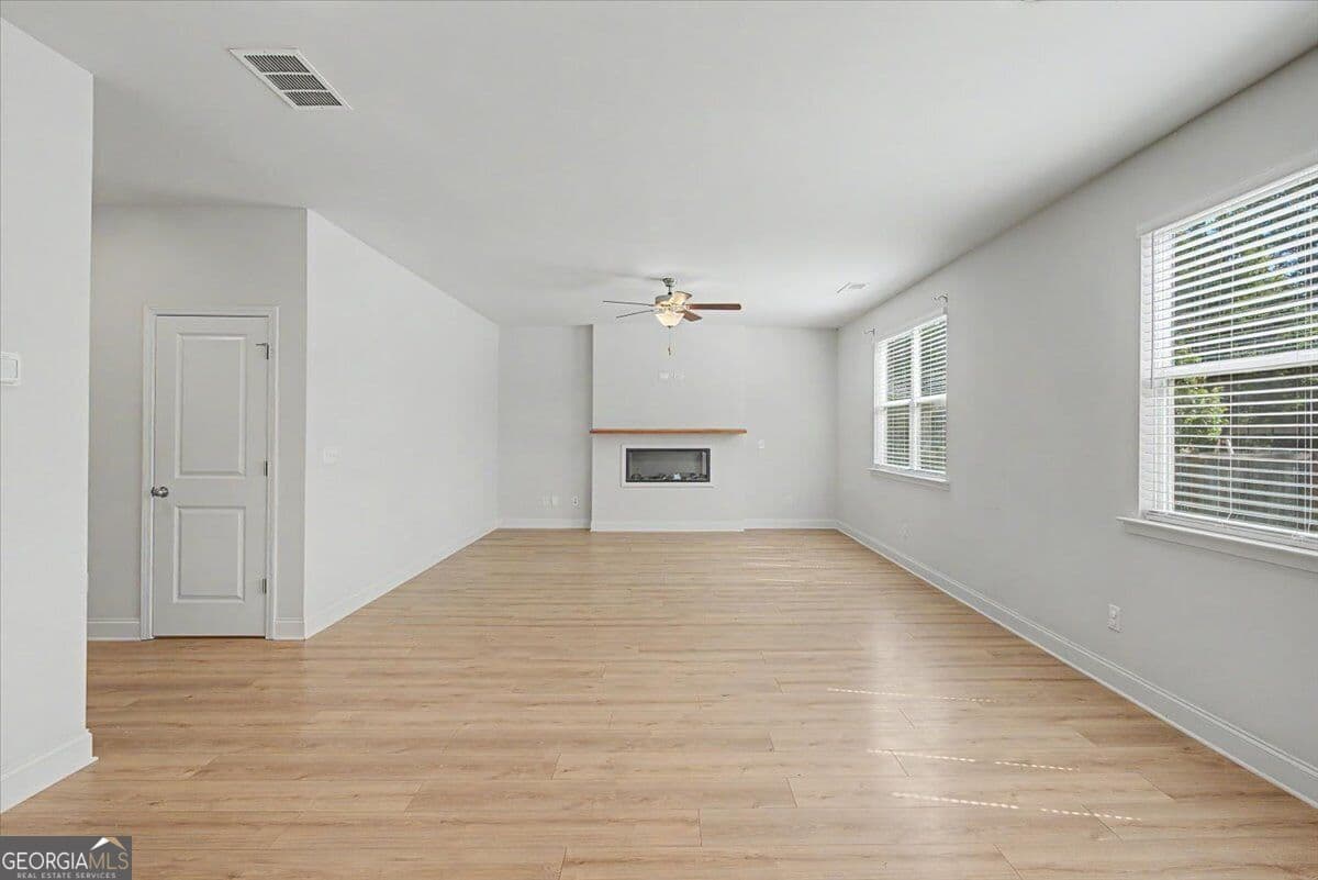 5 bedroom, 4 bathroom, 2,615 sq ft single family residence for rent at 61 Dew Drop Point, Dallas, GA 30157 for $2,350 a month — photo 8