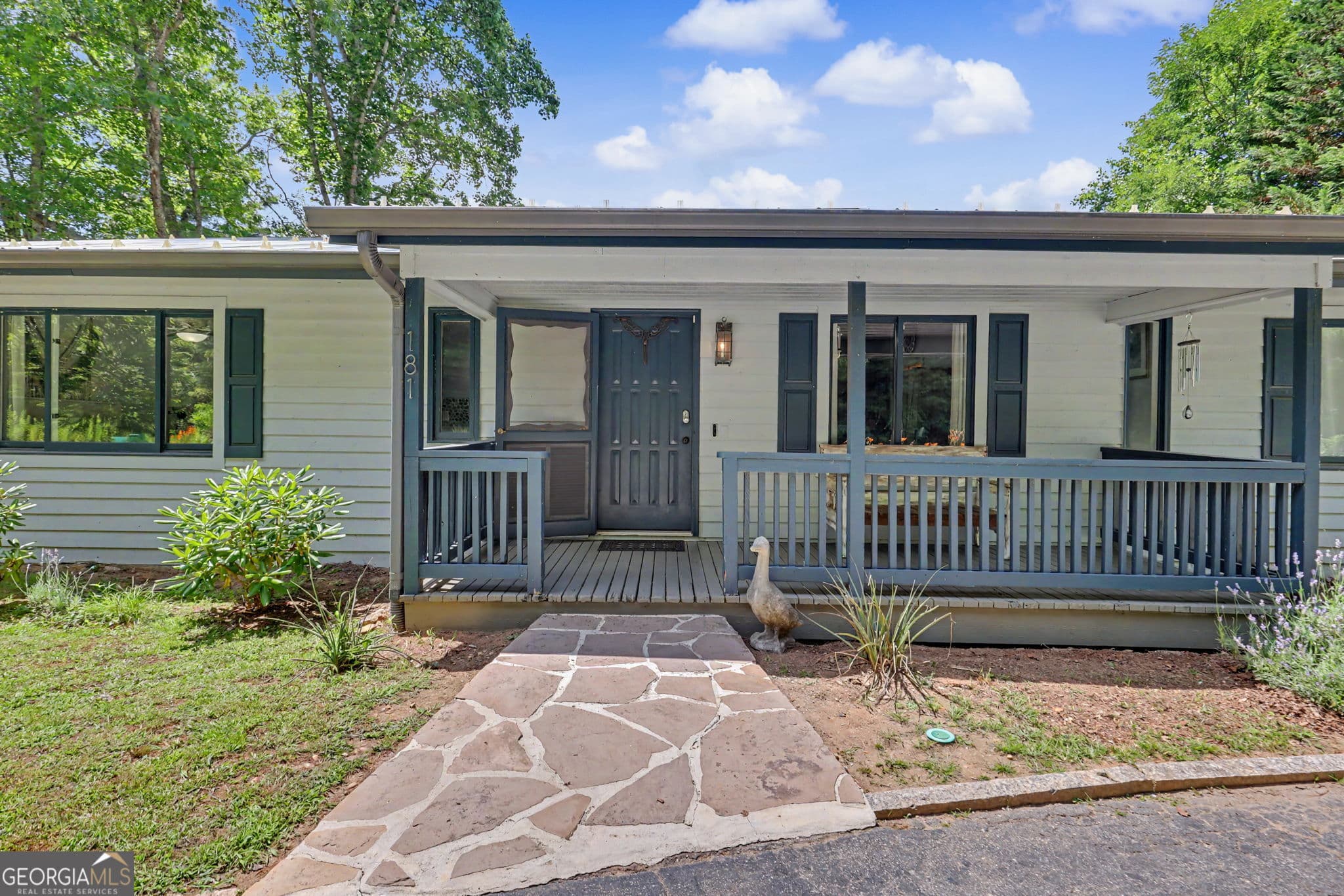 5 bedroom, 3 bathroom, 2,800 sq ft single family residence for sale at 181 Dam Lake Drive, Dillard, GA 30537 — photo 6