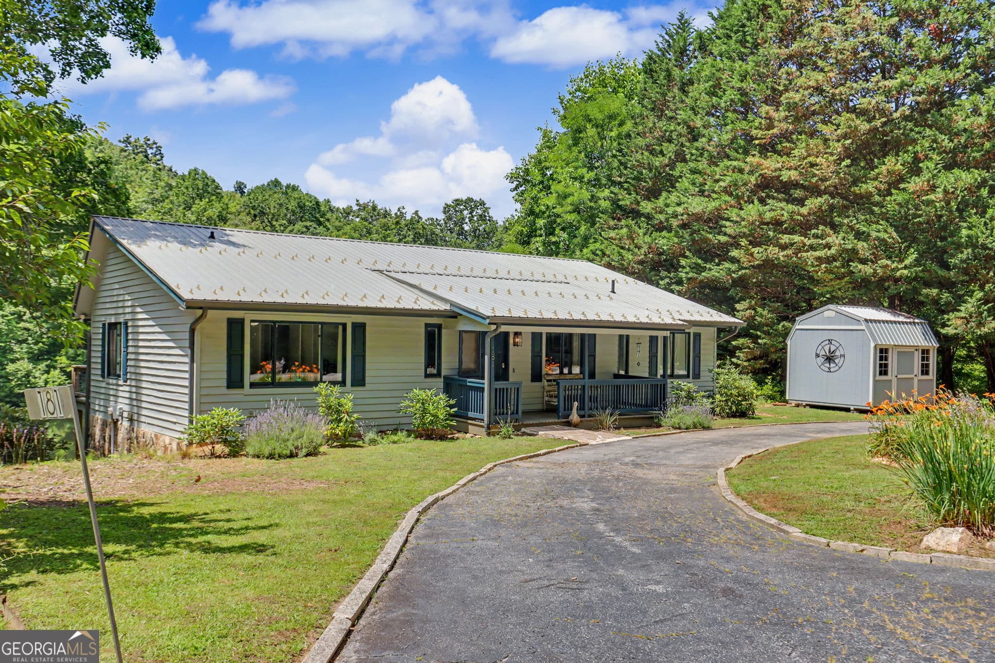 5 bedroom, 3 bathroom, 2,800 sq ft single family residence for sale at 181 Dam Lake Drive, Dillard, GA 30537 — photo 7