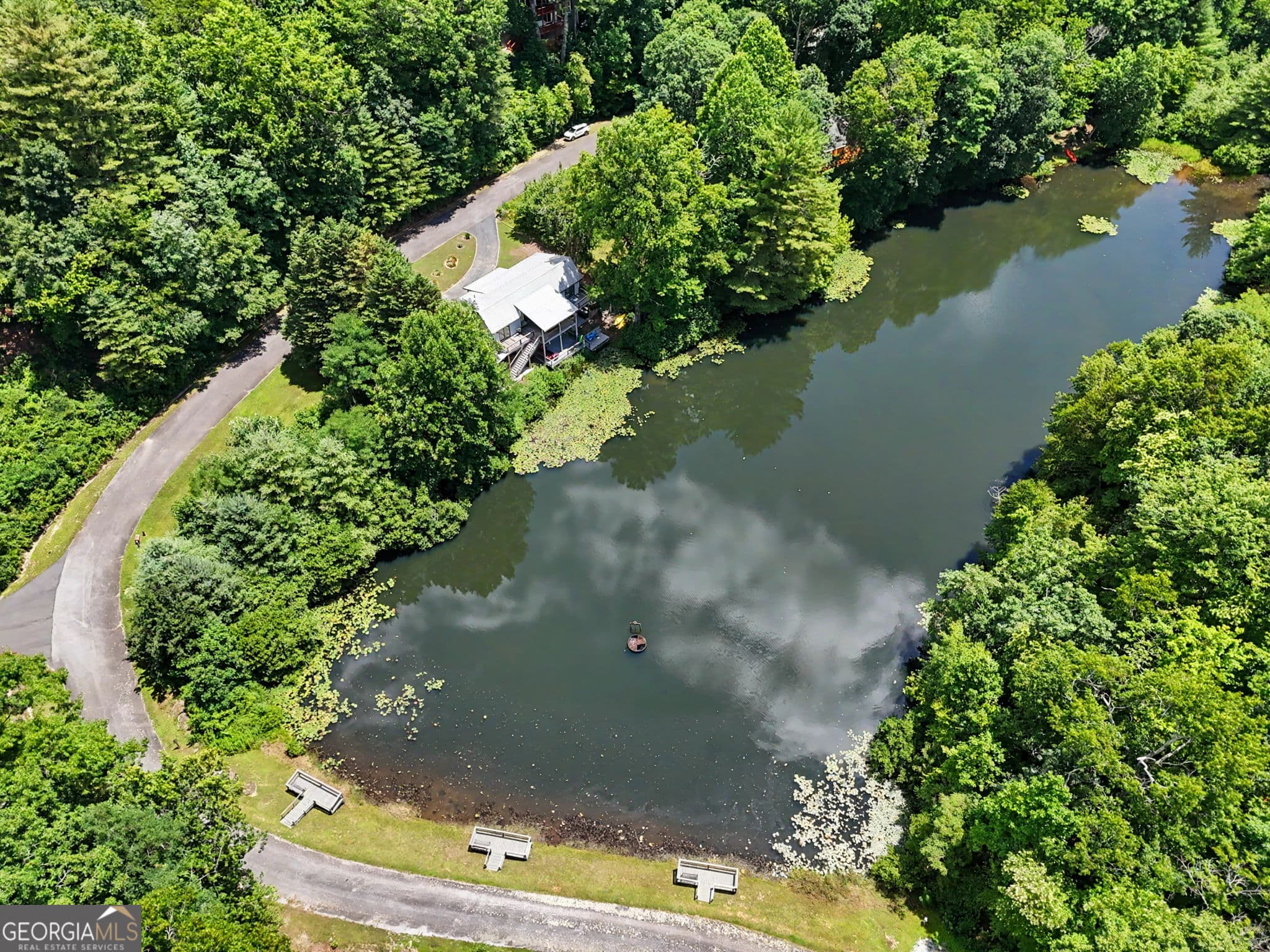 5 bedroom, 3 bathroom, 2,800 sq ft single family residence for sale at 181 Dam Lake Drive, Dillard, GA 30537 — photo 8