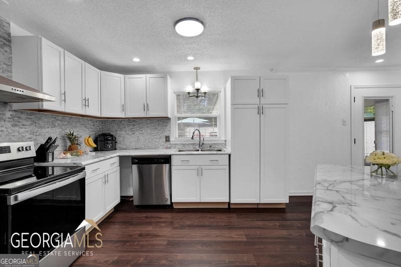 7 bedroom, 3 bathroom, 2,968 sq ft single family residence for sale at 154 Atkinson Drive, Swainsboro, GA 30401 — photo 7