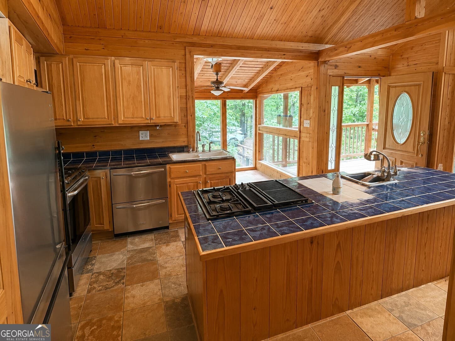 2 bedroom, 2 bathroom, 1,588 sq ft cabin,single family residence for sale at 82 Poinsettia Place, Sparta, GA 31087 — photo 5
