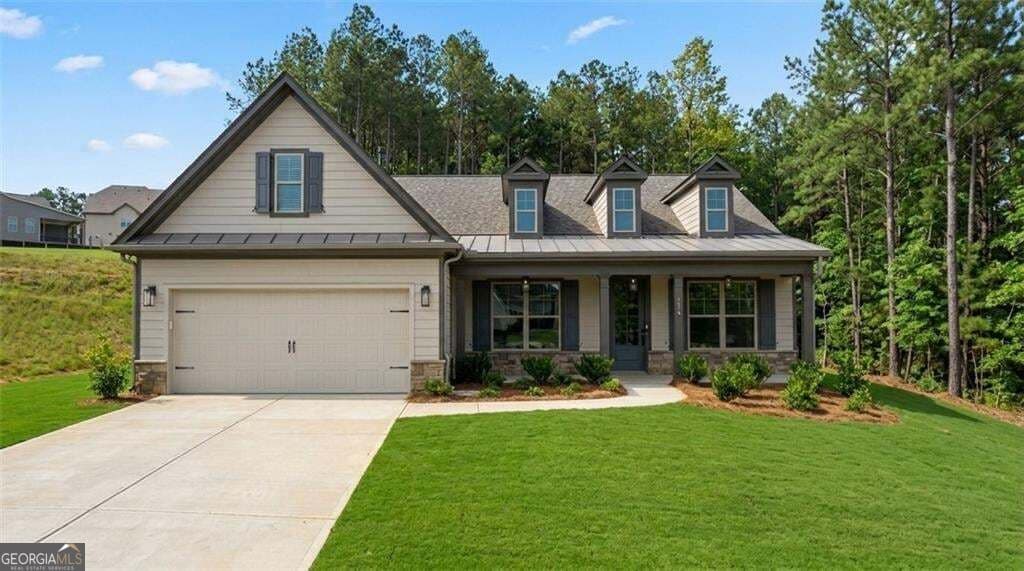 2 bedroom, 2 bathroom, 2,114 sq ft single family residence for sale at 721 Highgrove Pass, Canton, GA 30115 — photo 1 of 40