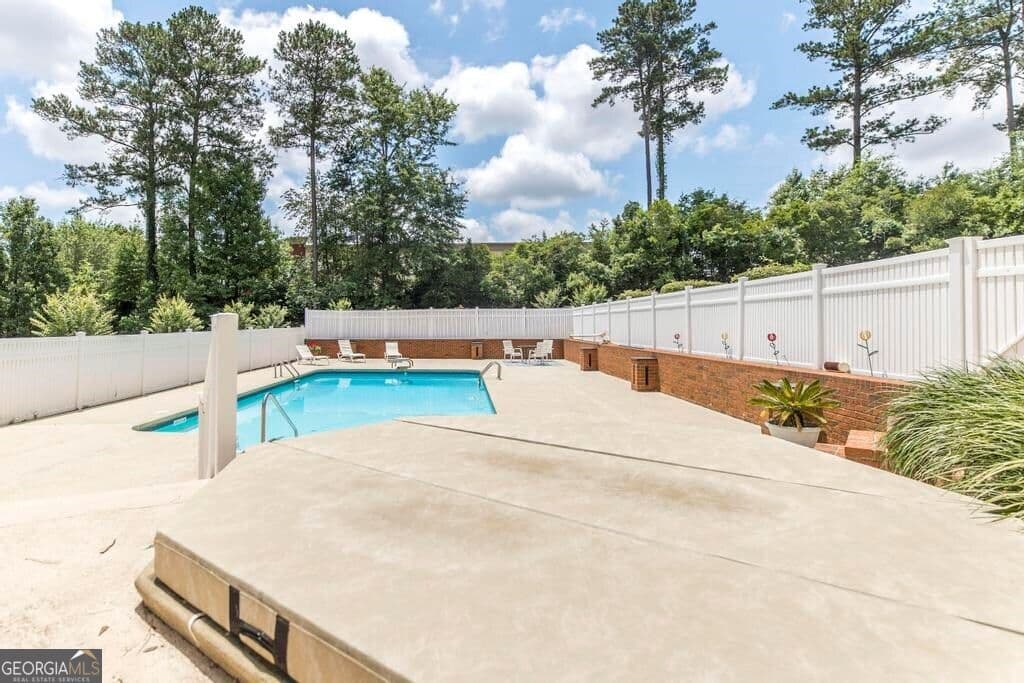 4 bedroom, 4 bathroom, 6,842 sq ft single family residence for rent at 103 Turnberry Court, Dublin, GA 31021 for $5,950 a month — photo 5