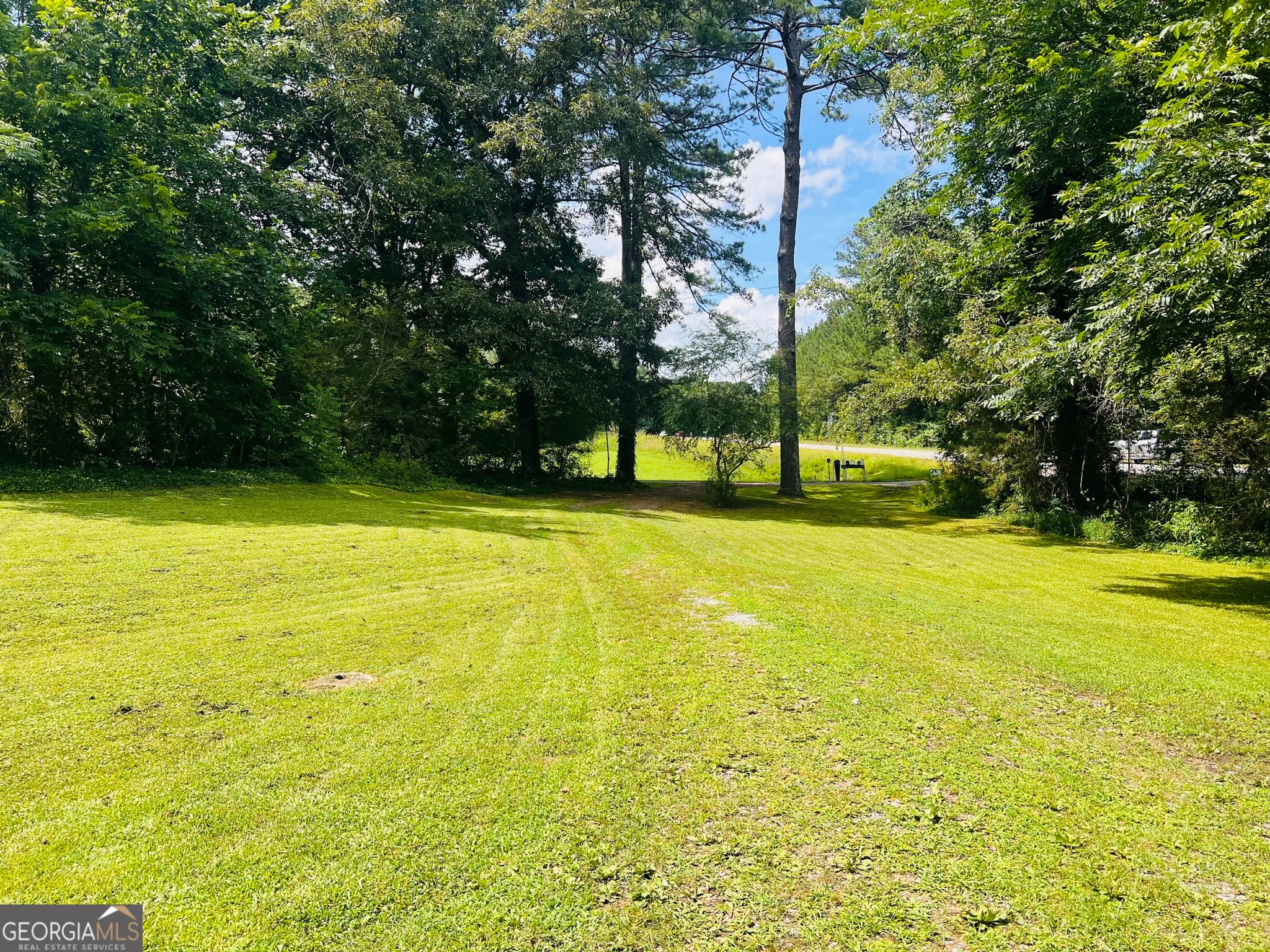 3 bedroom, 2 bathroom, 960 sq ft single family residence for sale at 115 Baird, Cohutta, GA 30710 — photo 2