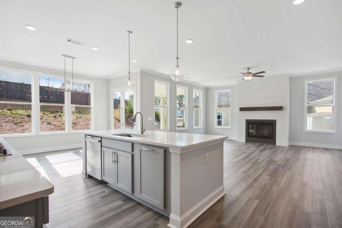 4 bedroom, 2.5 bathroom, 2,640 sq ft single family residence for rent at 644 Stoneview Drive, Canton, GA 30115 for $3,500 a month — photo 9