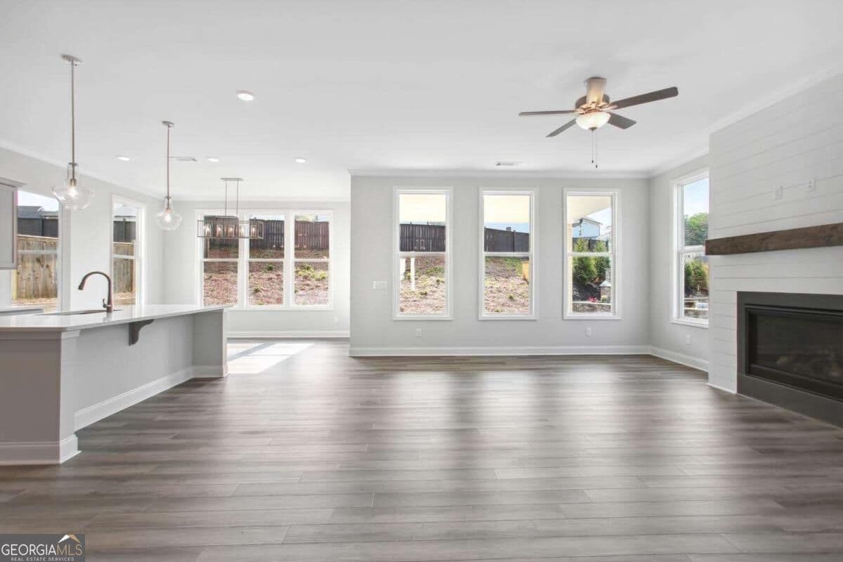 4 bedroom, 2.5 bathroom, 2,640 sq ft single family residence for rent at 644 Stoneview Drive, Canton, GA 30115 for $3,500 a month — photo 4