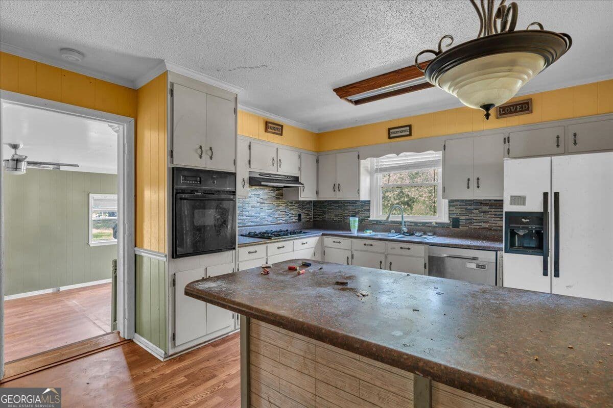 3 bedroom, 2 bathroom, 1,817 sq ft single family residence for sale at 6555 GA Hwy 313, Warwick, GA 31796 — photo 9