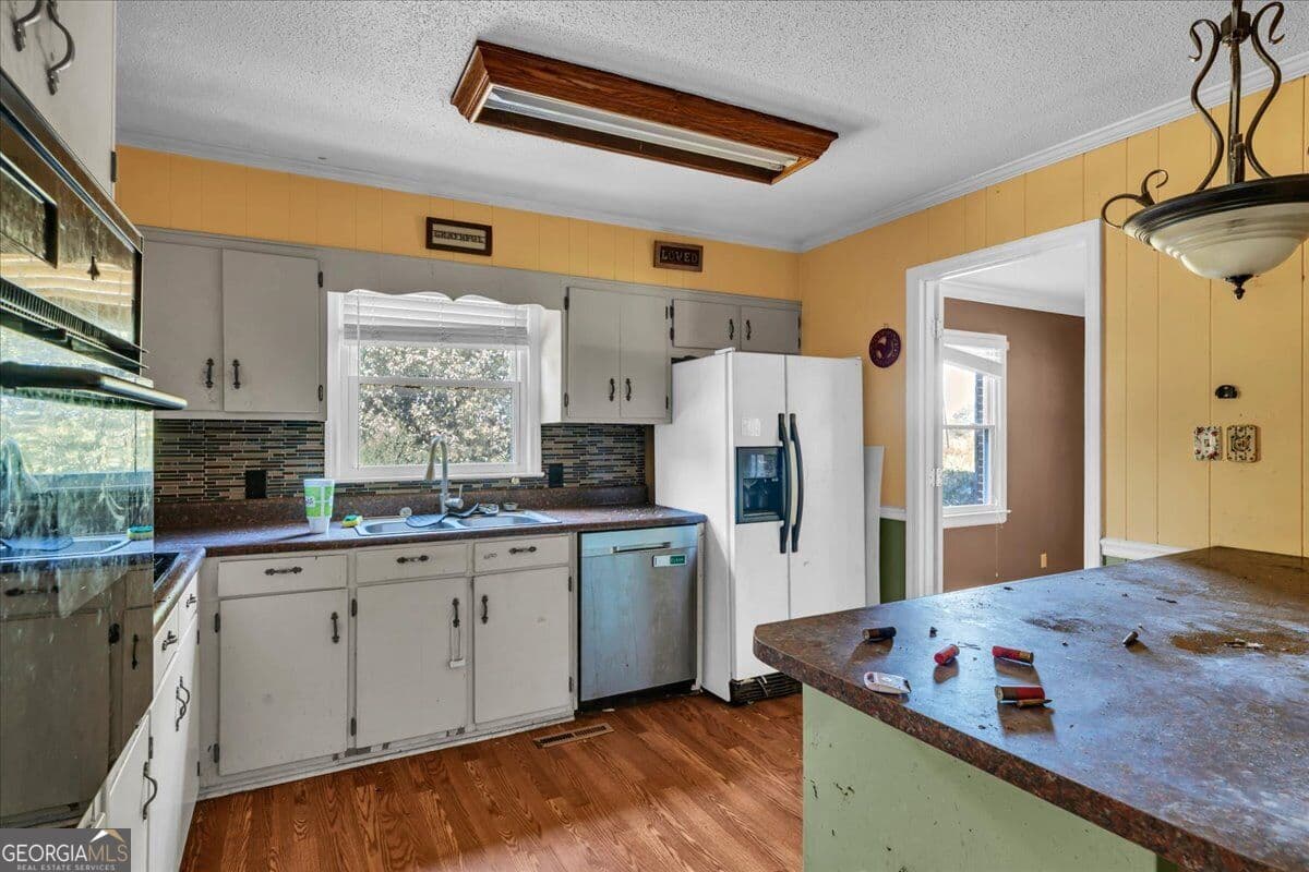 3 bedroom, 2 bathroom, 1,817 sq ft single family residence for sale at 6555 GA Hwy 313, Warwick, GA 31796 — photo 10