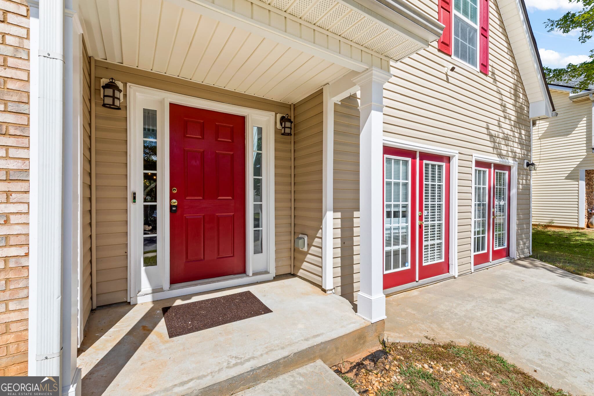3 bedroom, 2.5 bathroom, 2,624 sq ft single family residence for sale at 18 Belmont Park Lane, Newnan, GA 30263 — photo 2