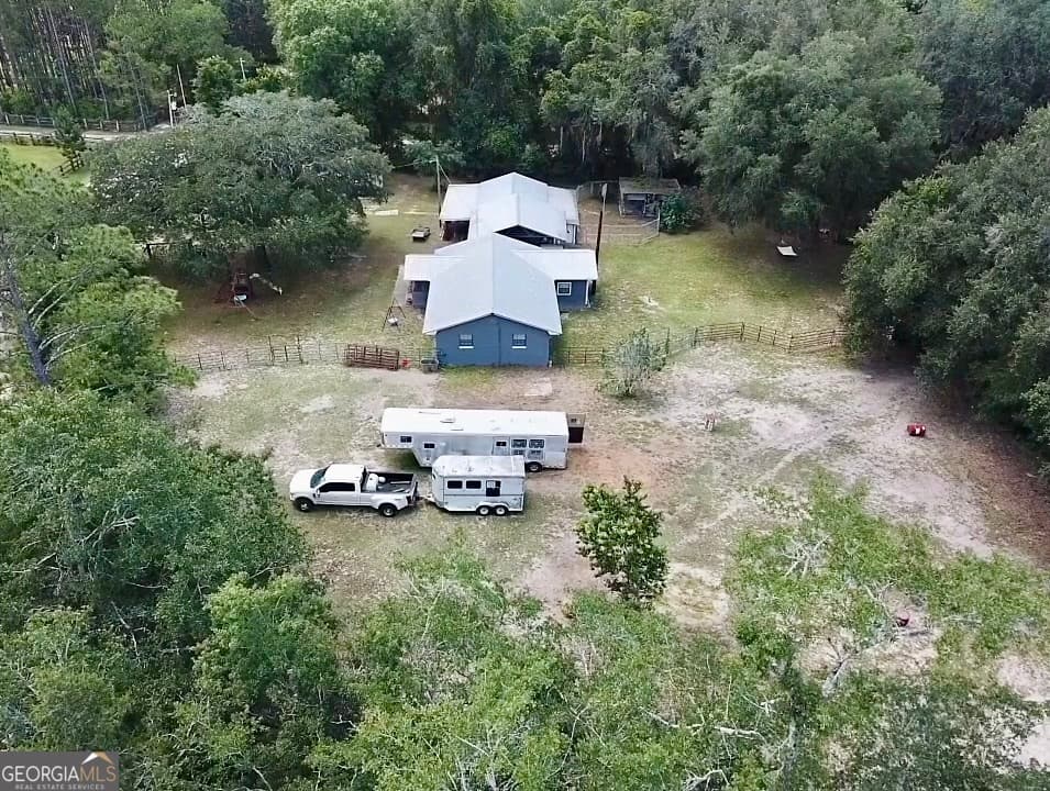 3 bedroom, 1 bathroom, 1,248 sq ft single family residence for sale at 379 Bob Thrift Road, St. George, GA 31562