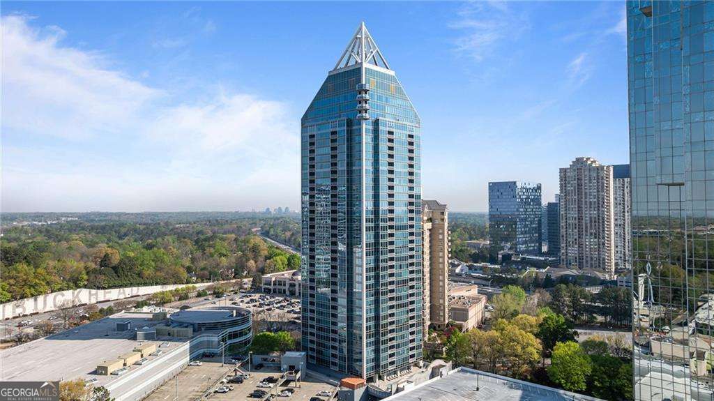 1 bedroom, 2.5 bathroom, 1,508 sq ft condominium for rent at 3338 Peachtree Road 2207, Atlanta, GA 30326 for $5,500 a month — photo 2