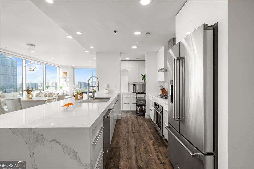 1 bedroom, 2.5 bathroom, 1,508 sq ft condominium for rent at 3338 Peachtree Road 2207, Atlanta, GA 30326 for $5,500 a month — photo 5