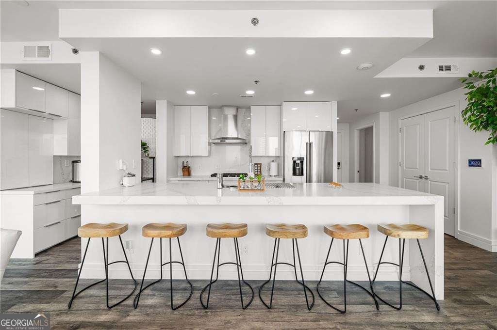1 bedroom, 2.5 bathroom, 1,508 sq ft condominium for rent at 3338 Peachtree Road 2207, Atlanta, GA 30326 for $5,500 a month — photo 4