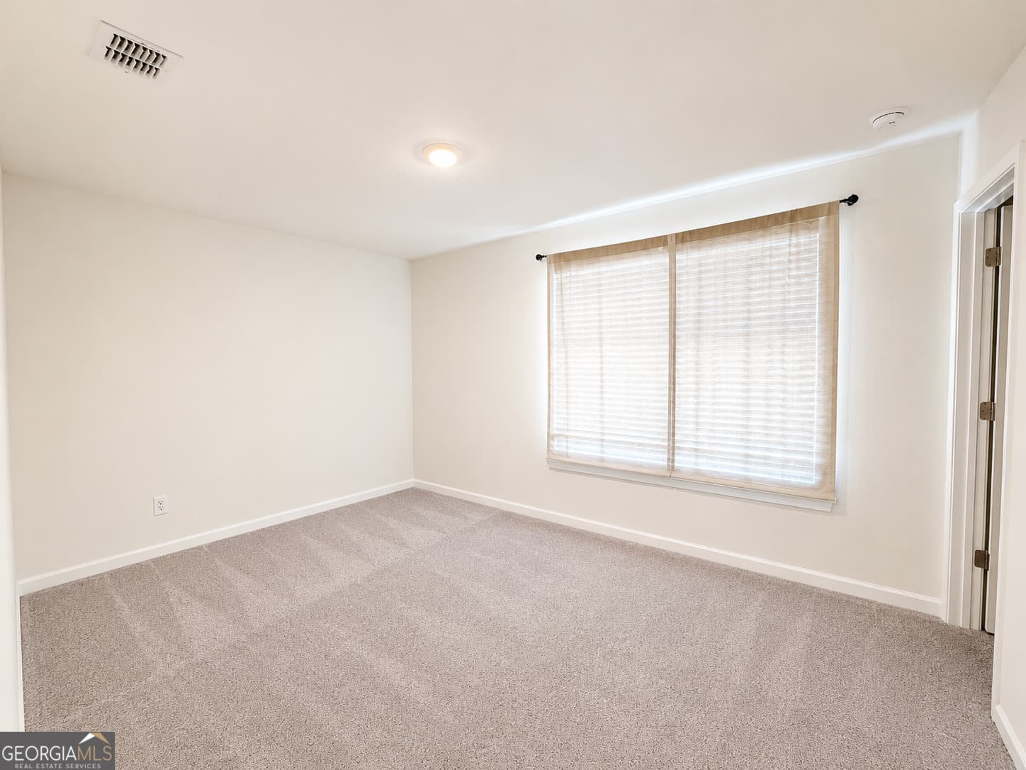 4 bedroom, 2.5 bathroom, 1,870 sq ft single family residence for rent at 125 N Chesapeake Bay Drive, Locust Grove, GA 30248 for $2,450 a month — photo 10