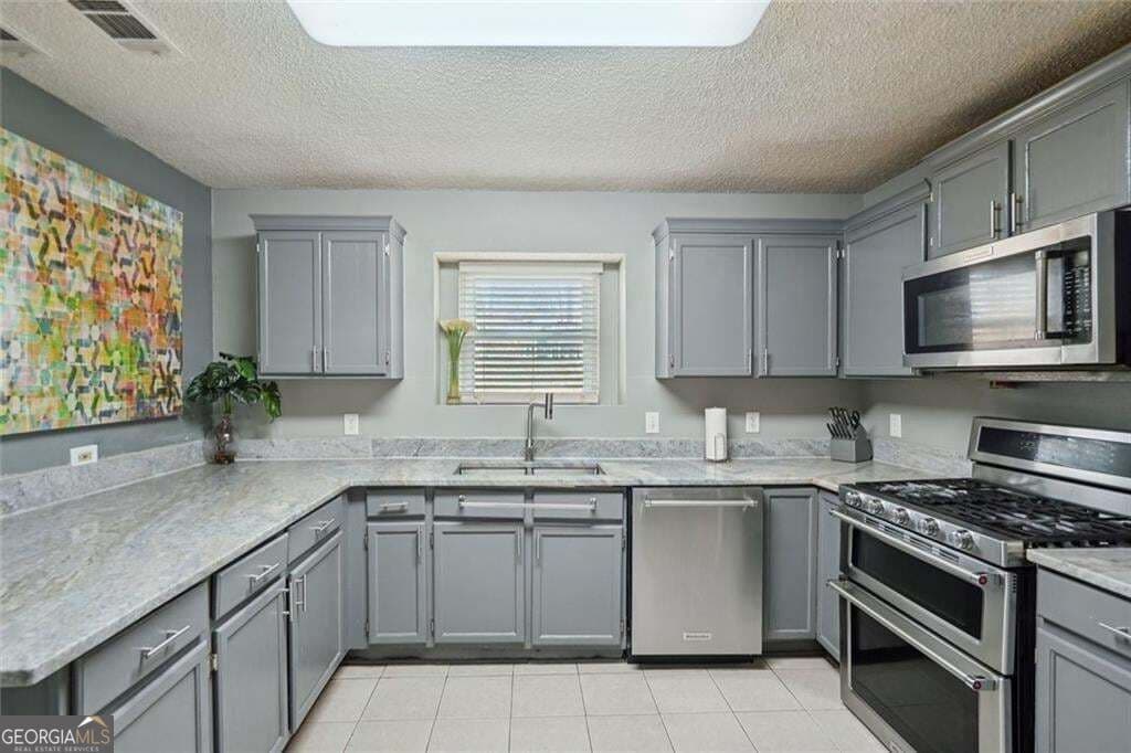 4 bedroom, 2.5 bathroom, 2,398 sq ft single family residence for sale at 2100 Green Tree Court, Lithonia, GA 30058 — photo 3