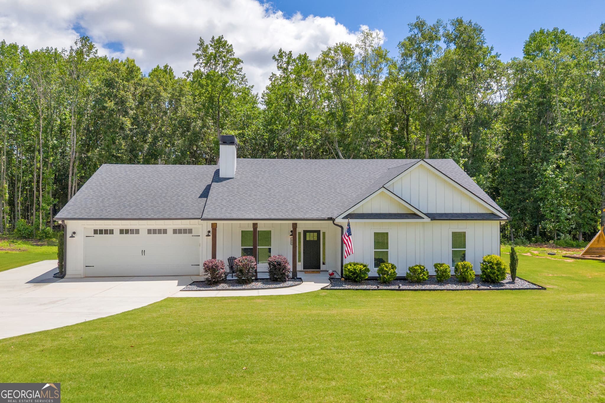 4 bedroom, 3 bathroom, 2,300 sq ft single family residence for sale at 1025 Dewey Road, Statham, GA 30666 — photo 5