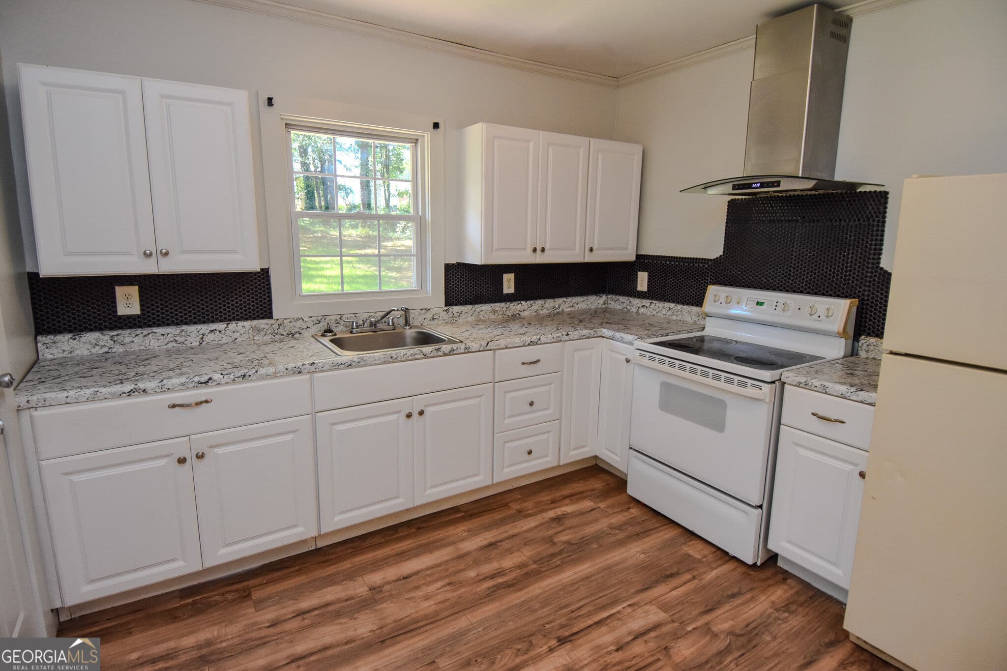 3 bedroom, 1 bathroom, 1,045 sq ft single family residence for sale at 1541 Oakhill Drive, Griffin, GA 30223 — photo 10