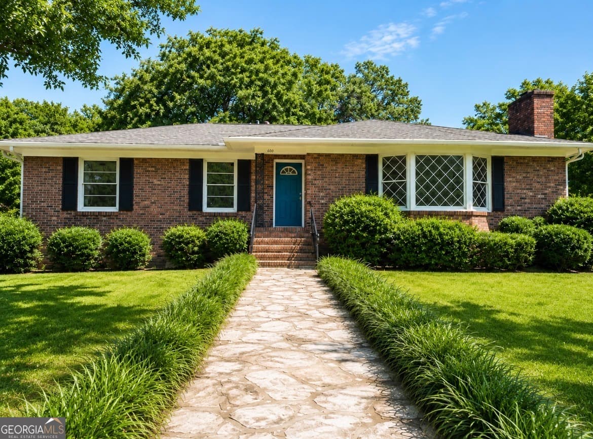 3 bedroom, 2 bathroom, 1,921 sq ft single family residence sold at 600 Oakcrest Drive, Rockmart, GA 30153