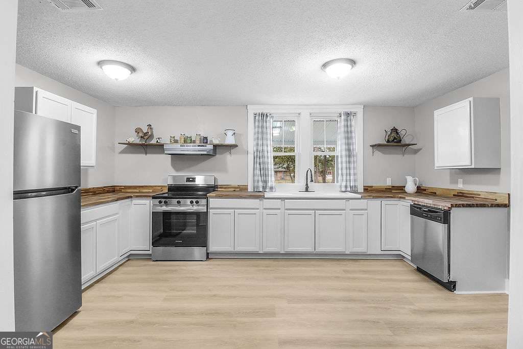 3 bedroom, 1 bathroom single family residence for sale at 373 S Main Street, Pembroke, GA 31321 — photo 10