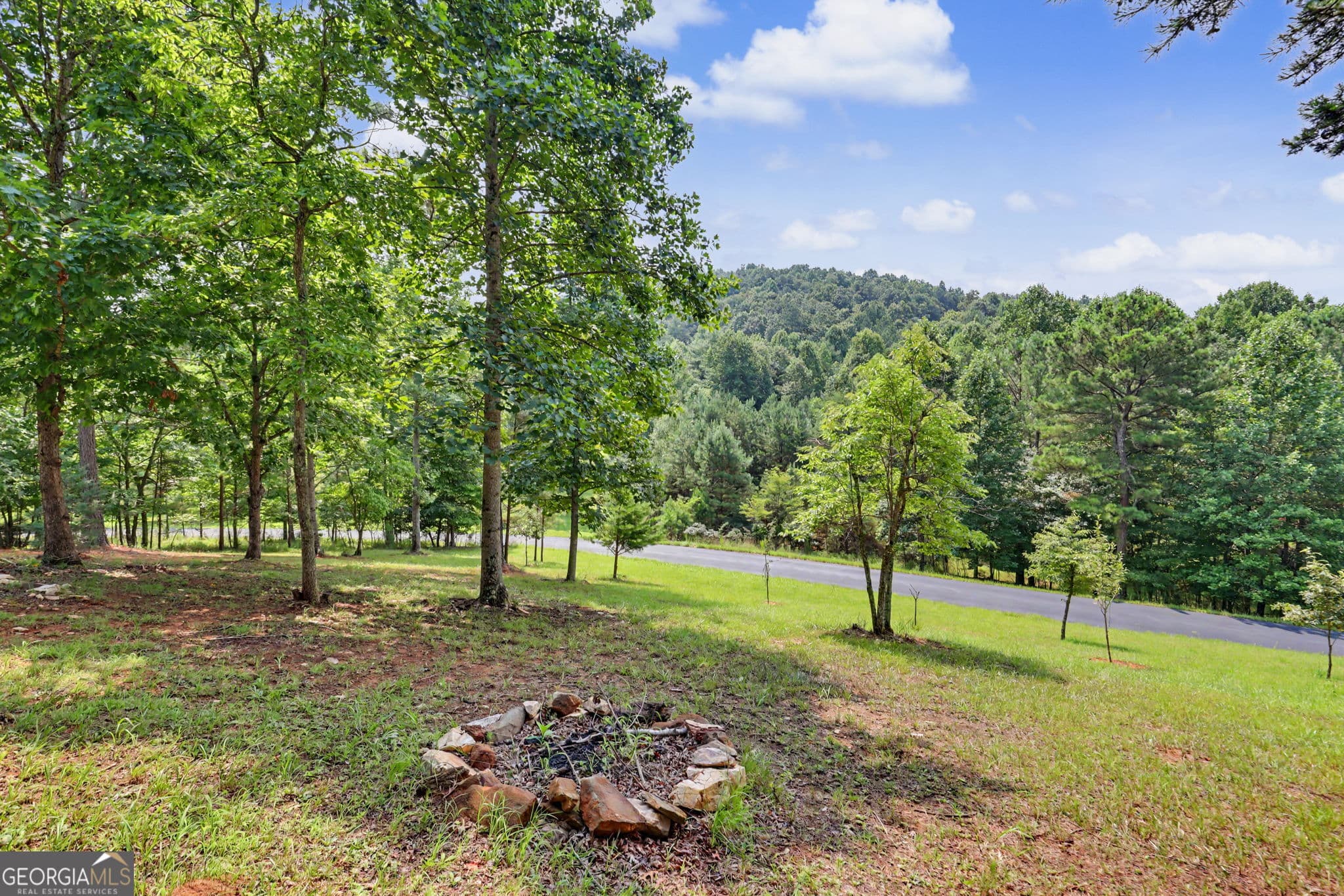 3 bedroom, 3 bathroom, 3,200 sq ft single family residence for sale at 539 Summer Cove Road, Blairsville, GA 30512 — photo 3