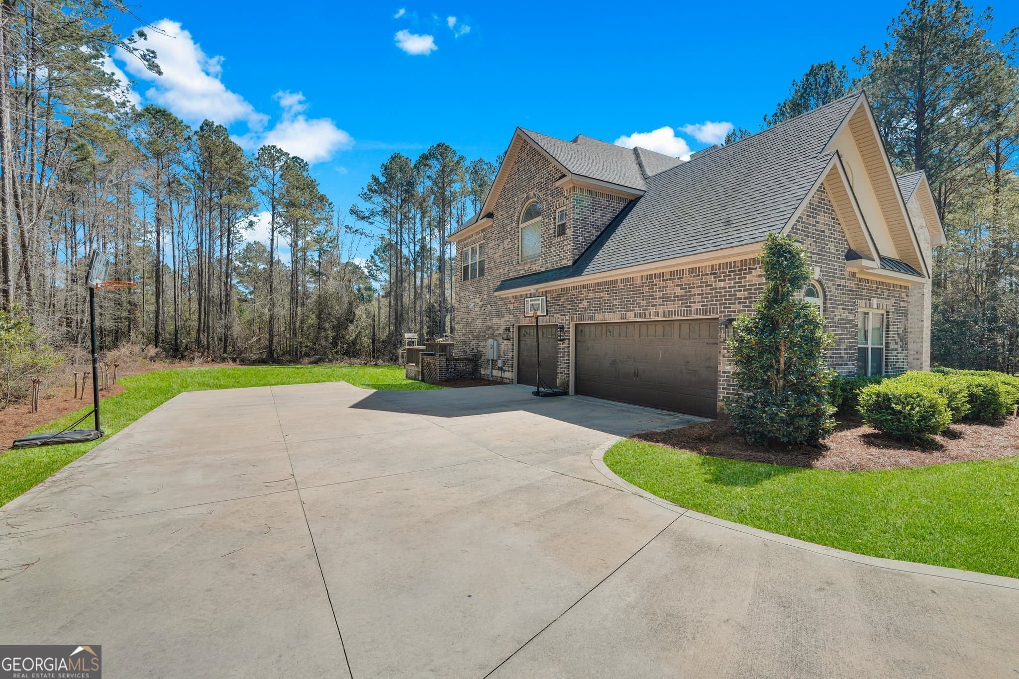 5 bedroom, 4.5 bathroom, 3,656 sq ft single family residence for sale at 1212 Plantation Circle, Statesboro, GA 30458 — photo 5