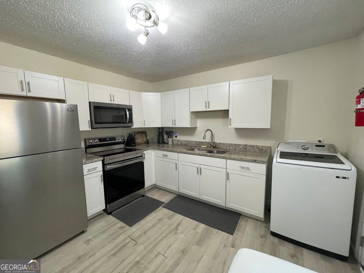2 bedroom, 1 bathroom, 800 sq ft single family residence for sale at 140 Mount Zion Road APT 0061, Atlanta, GA 30354 — photo 2