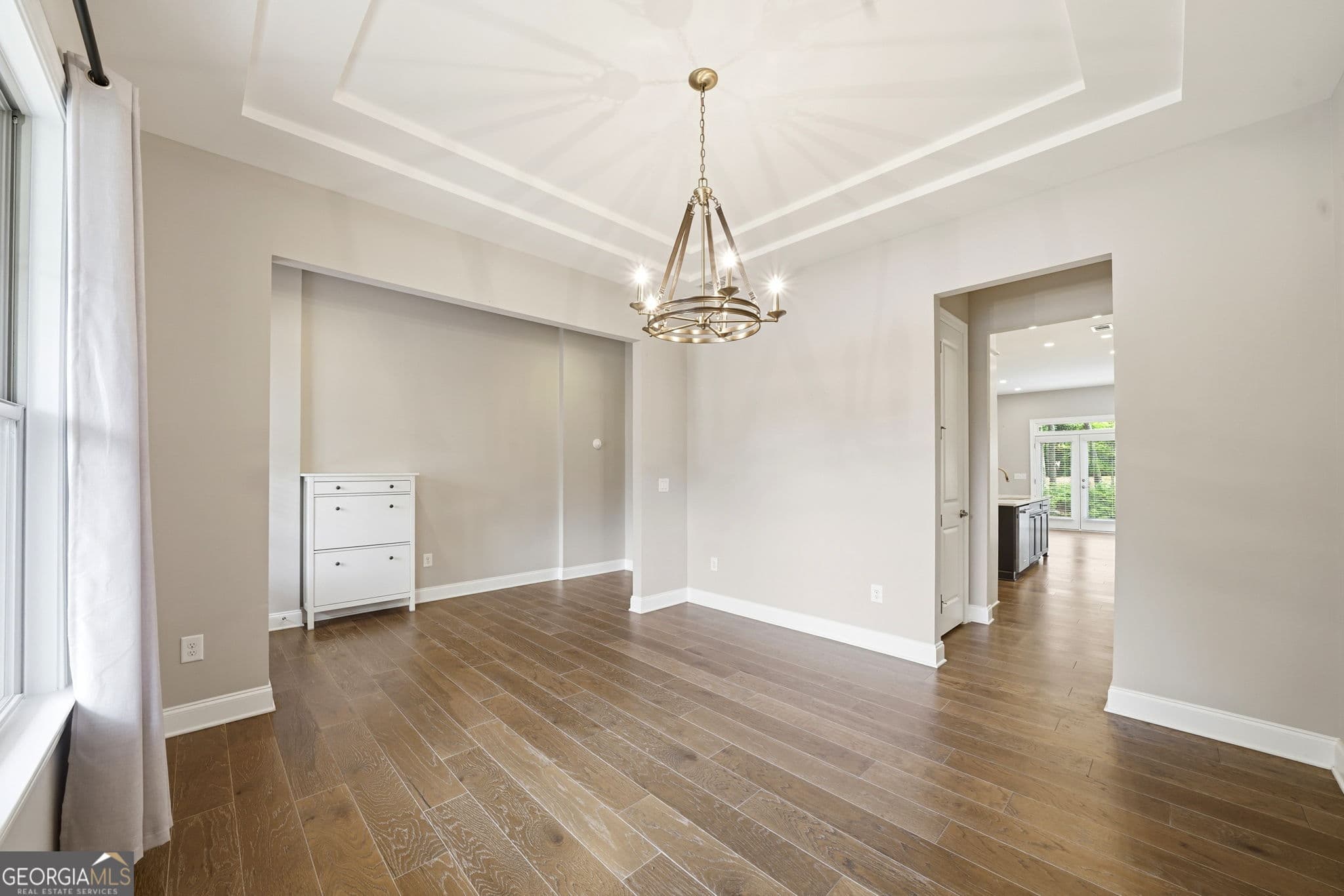 5 bedroom, 4 bathroom, 3,594 sq ft single family residence for sale at 4020 Claiborne Farm Road, Suwanee, GA 30024 — photo 6