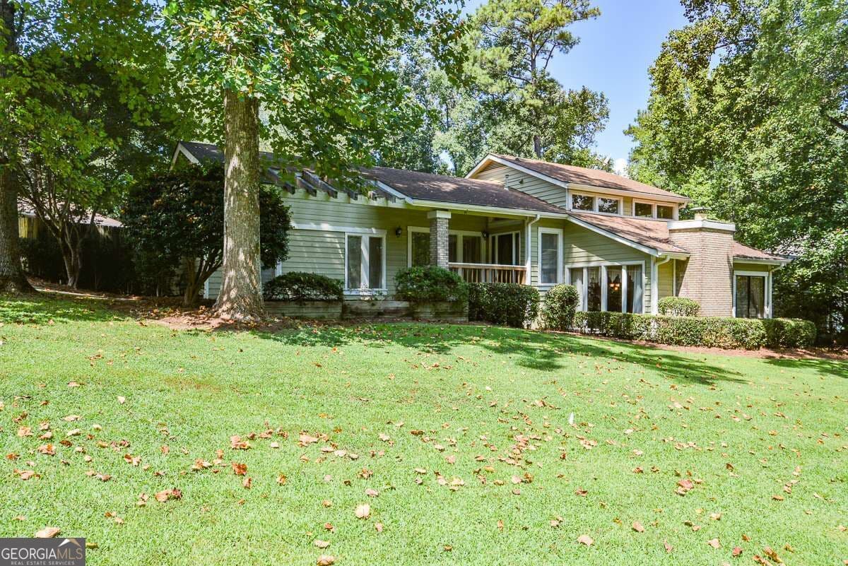 4 bedroom, 3.5 bathroom, 2,635 sq ft single family residence for sale at 6838 Springwood Drive, Douglasville, GA 30135 — photo 4