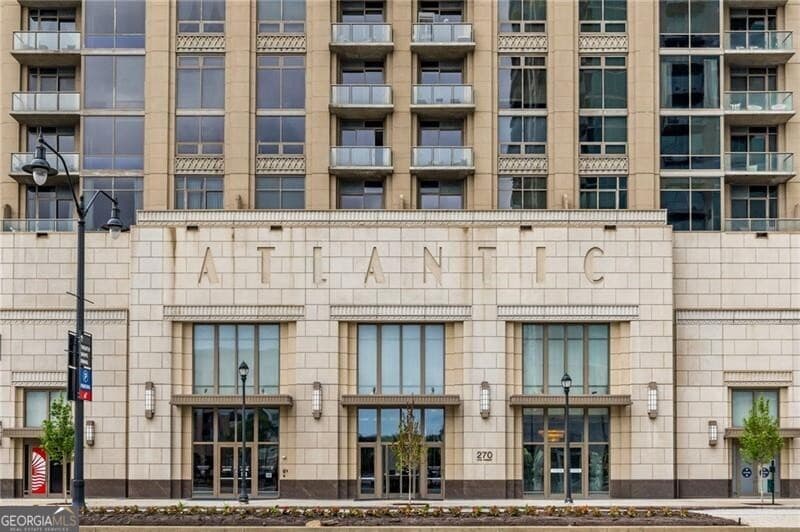 2 bedroom, 3 bathroom, 2,152 sq ft condominium for sale at 270 17th Streets 3604, Atlanta, GA 30363 — photo 3