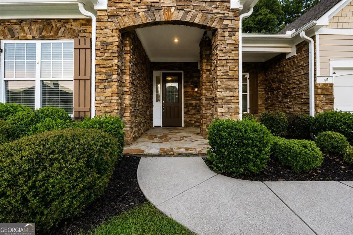 2 bedroom, 2 bathroom, 1,960 sq ft single family residence for sale at 1067 Creekwood Circle, Madison, GA 30650 — photo 2