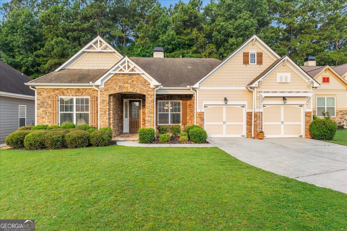 2 bedroom, 2 bathroom, 1,960 sq ft single family residence for sale at 1067 Creekwood Circle, Madison, GA 30650 — photo 1 of 46