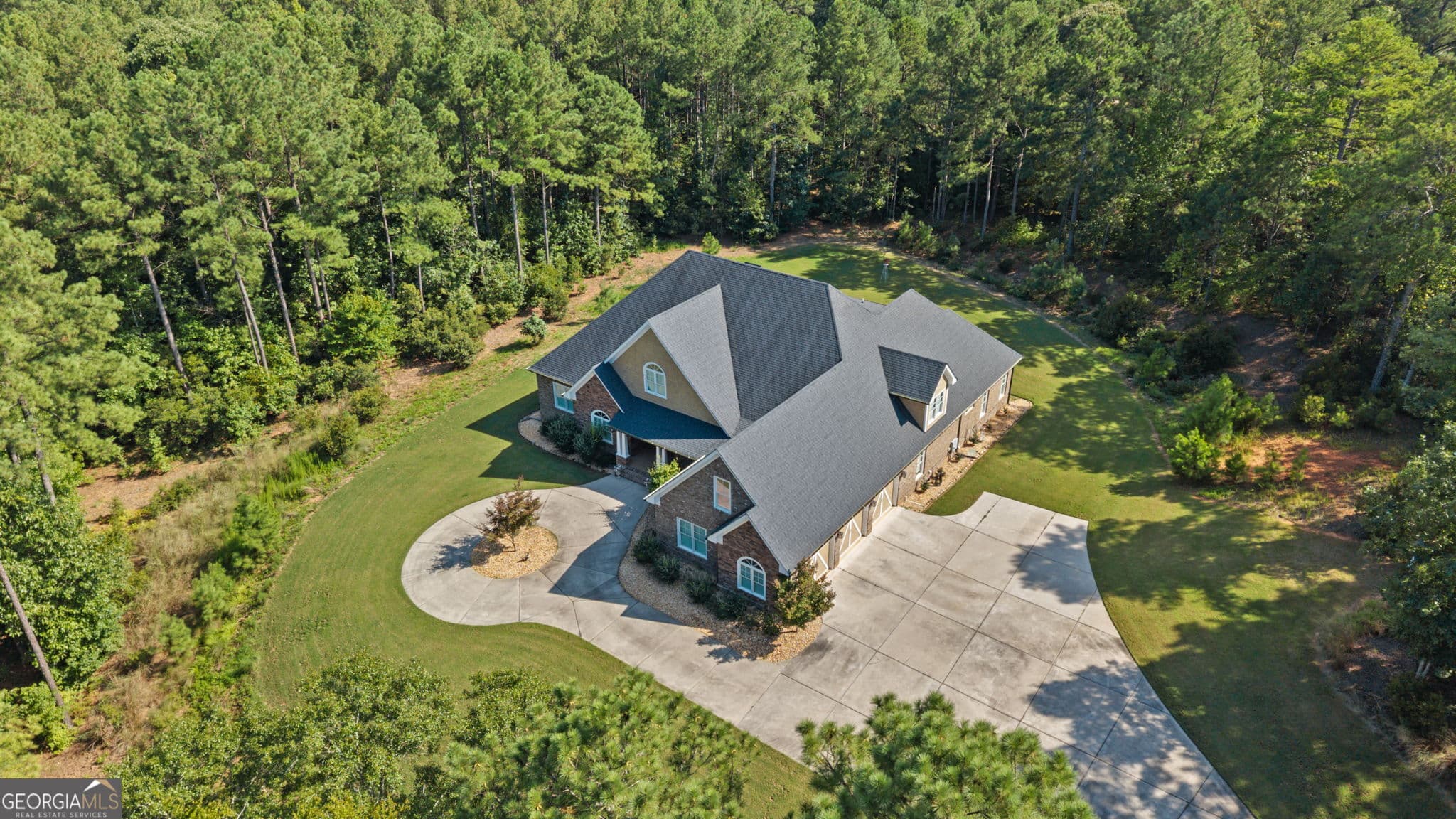 4 bedroom, 3.5 bathroom, 5,576 sq ft single family residence for sale at 1101 Apalachee Meadows Drive, Madison, GA 30650 — photo 2