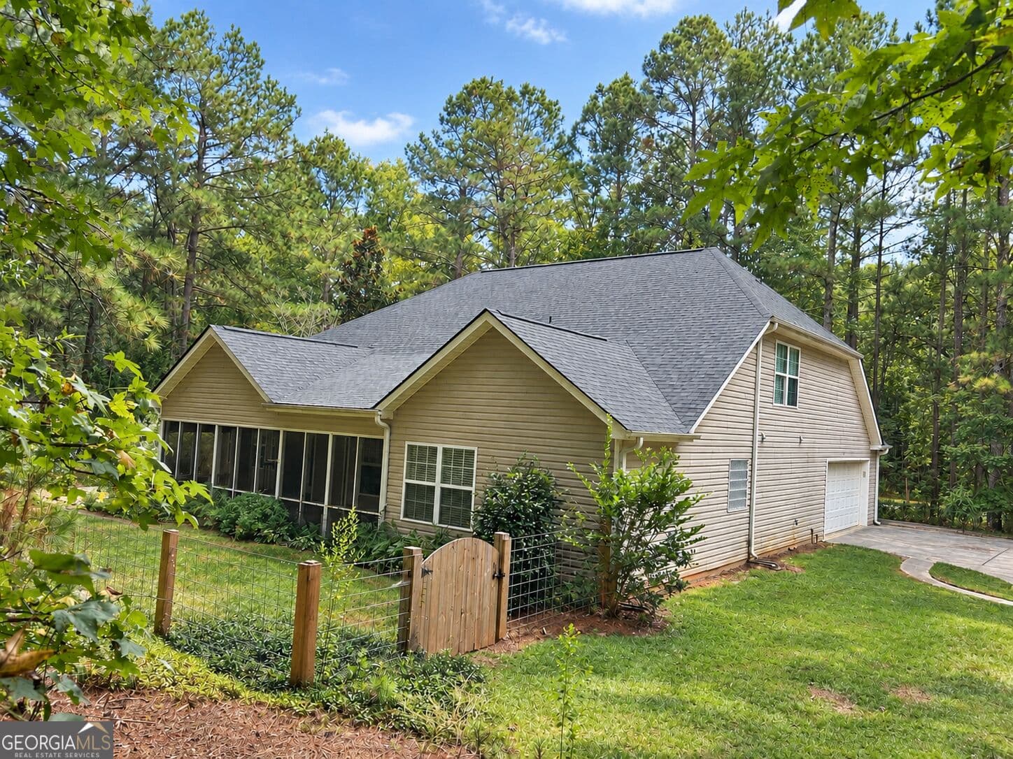 4 bedroom, 2.5 bathroom, 2,288 sq ft single family residence for sale at 120 Mill Pond Court, Milner, GA 30257 — photo 2