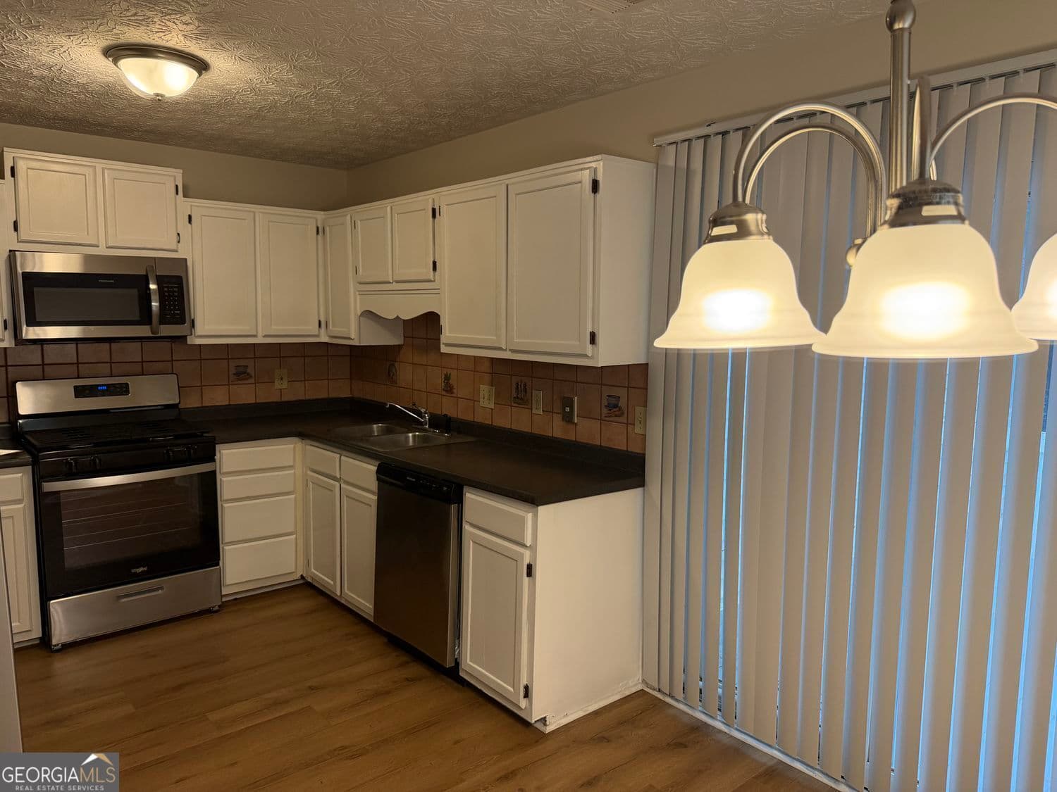 3 bedroom, 2 bathroom, 1,425 sq ft single family residence for rent at 1819 Crescent Hill Drive, Acworth, GA 30102 for $1,850 a month — photo 8