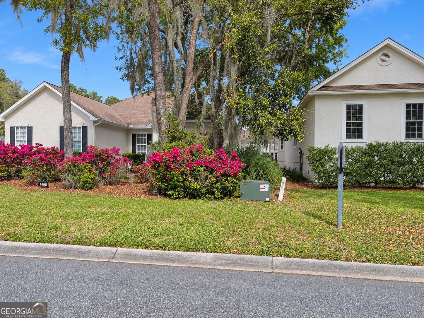 4 bedroom, 2 bathroom, 2,350 sq ft single family residence for rent at 1226 Sea Palms West Drive, St. Simons, GA 31522 for $3,650 a month — photo 2