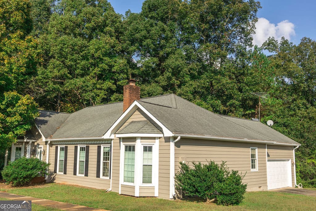 3 bedroom, 2 bathroom, 1,817 sq ft single family residence for sale at 114 Deer Chase Road, Thomaston, GA 30286 — photo 3