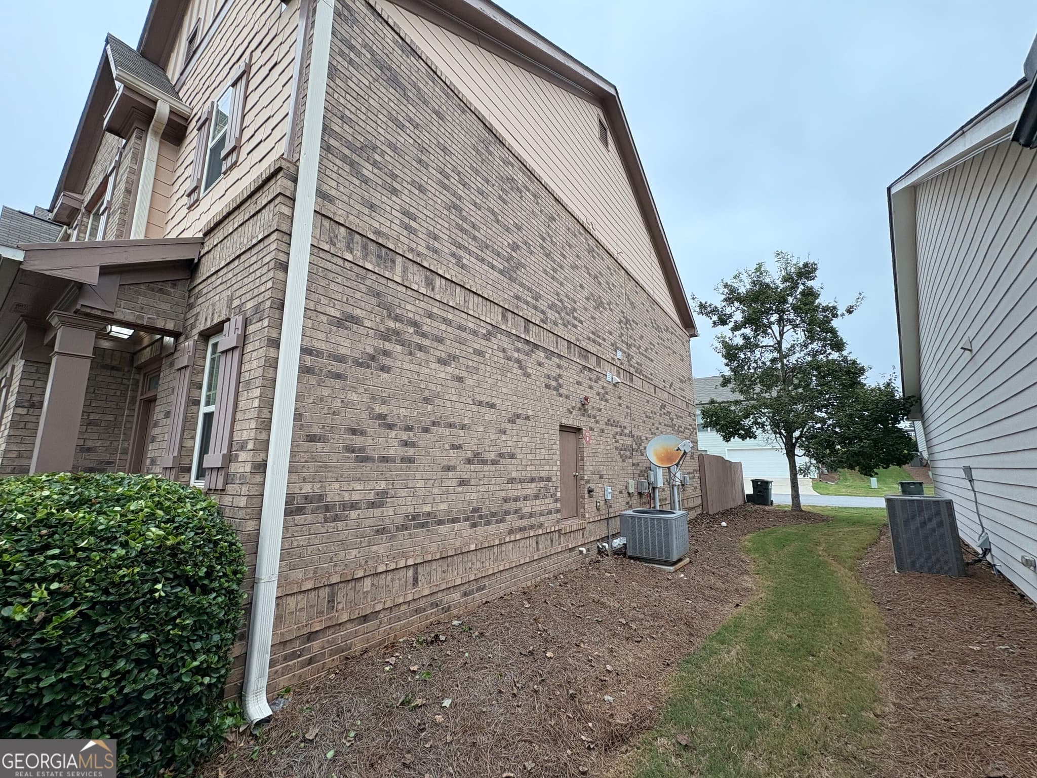 3 bedroom, 2.5 bathroom, 1,672 sq ft townhouse for rent at 127 Red Maple Drive, Athens, GA 30606 for $1,950 a month — photo 3